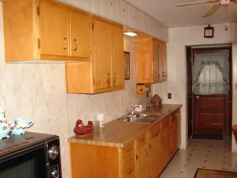1415 Mark Dr, Freeport, IL 61032 photo 3