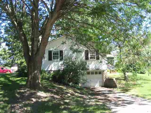 731 E Washington St, Mount Carroll, IL 61053 photo 9