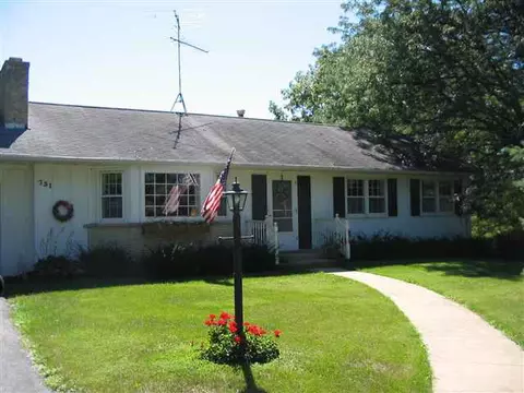 731 E Washington St, Mount Carroll, IL 61053 photo 1