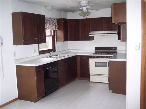 2130 Eagle, Freeport, IL 61032 photo 3