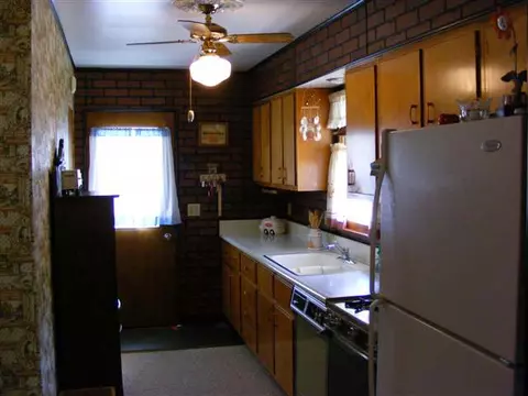 1490 Winter Dr, Freeport, IL 61032 photo 9