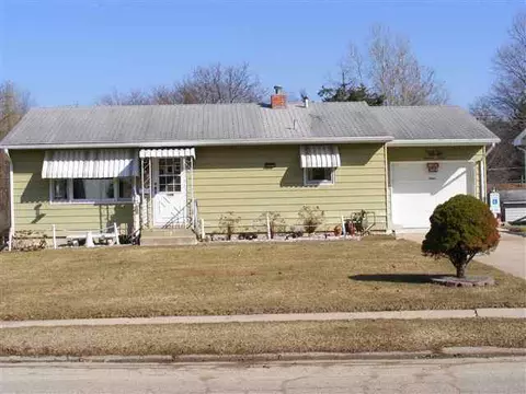 1490 Winter Dr, Freeport, IL 61032 photo 1
