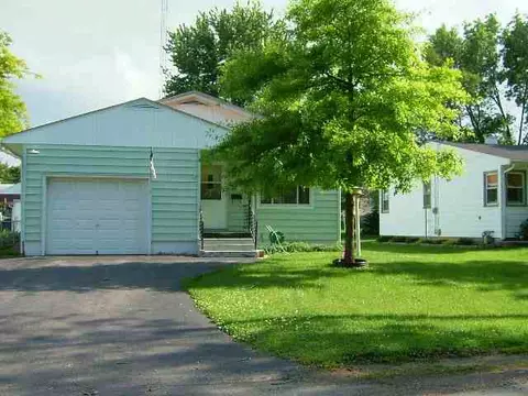 1205 W Violet St, Freeport, IL 61032 photo 1