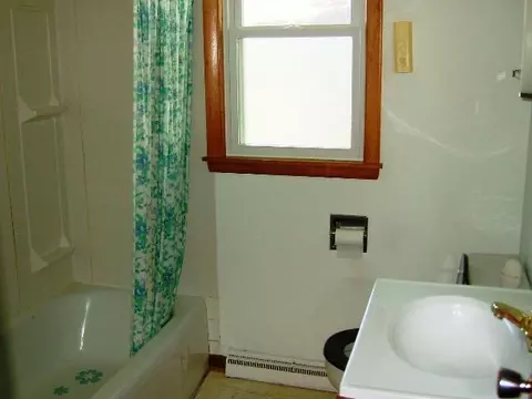 1205 W Violet St, Freeport, IL 61032 photo 8