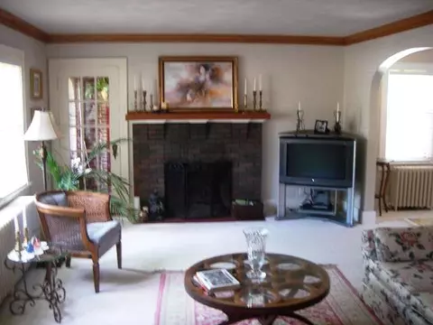 1409 W Harrison St, Freeport, IL 61032 photo 2