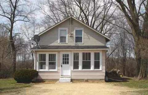 1530 S Burckhardt Ln, Freeport, IL 61032 photo 1