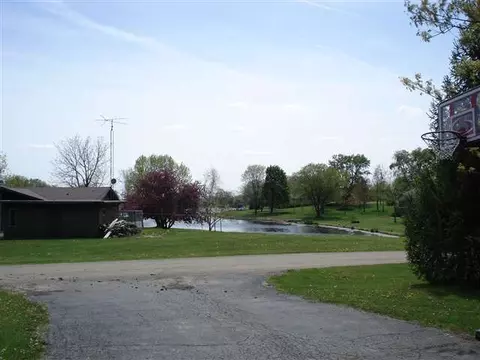 2204 Lakeview, Freeport, IL 61032 photo 3