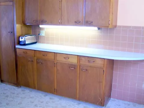 1025 S Maple, Freeport, IL 61032 photo 5