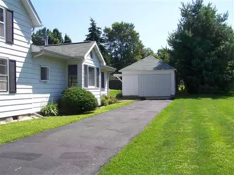 317 S High St, Lanark, IL 61046 photo 8