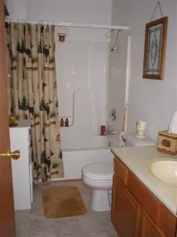 528 Autumnwolf Dr, Davis Junction, IL 61020 photo 8