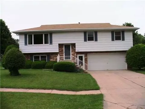 1361 Empire Ct, Freeport, IL 61032 photo 1