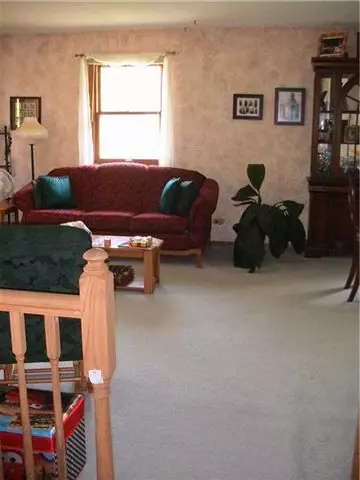 1361 Empire Ct, Freeport, IL 61032 photo 3