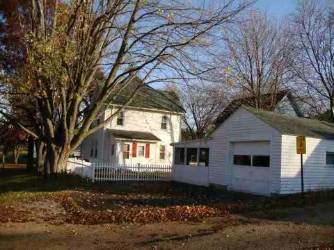 304 E Prairie St, Lanark, IL 61046 photo 9