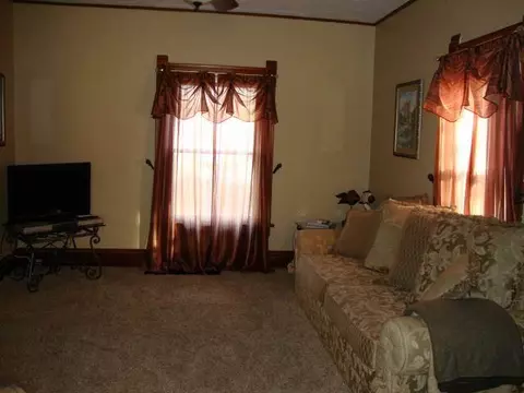 304 E Prairie St, Lanark, IL 61046 photo 5