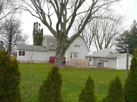 311 E Main St, Lena, IL 61048 photo 9
