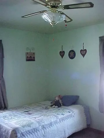826 E Illinois, Freeport, IL 61032 photo 6