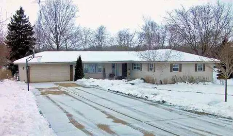 2458 Shepard Dr, Freeport, IL 61032 photo 1