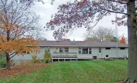 2458 Shepard Dr, Freeport, IL 61032 photo 2