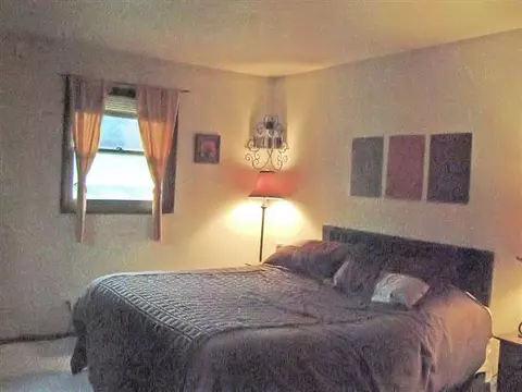 2458 Shepard Dr, Freeport, IL 61032 photo 8