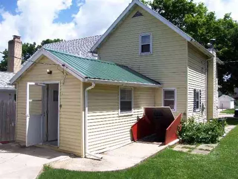 412 N Broad, Lanark, IL 61046 photo 2