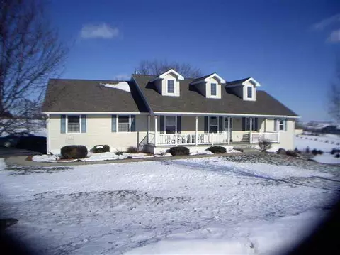 2004 Thistle Dr, Freeport, IL 61032 photo 1