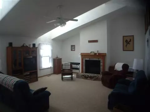 2004 Thistle Dr, Freeport, IL 61032 photo 6