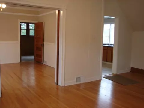 1252 S Walnut Ave, Freeport, IL 61032 photo 4