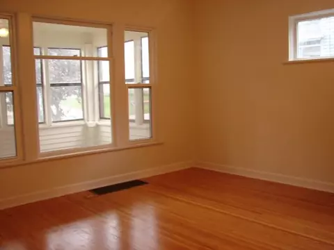 1252 S Walnut Ave, Freeport, IL 61032 photo 2