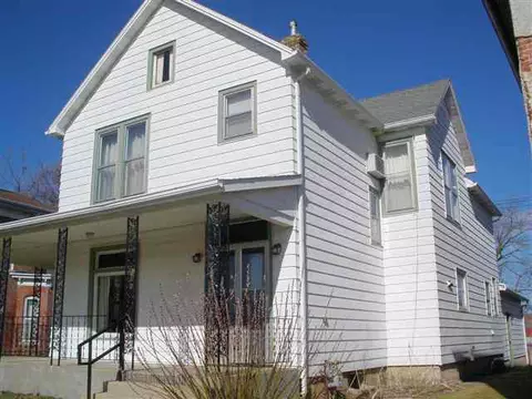 220 W Washington Pl, Freeport, IL 61032 photo 9