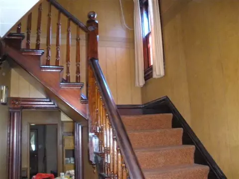 220 W Washington Pl, Freeport, IL 61032 photo 8