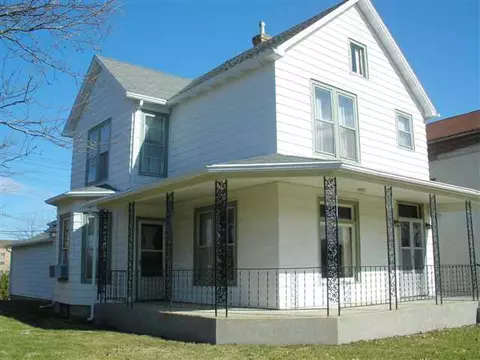 220 W Washington Pl, Freeport, IL 61032 photo 6