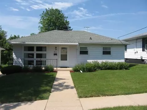 844 Monroe Dr, Freeport, IL 61032 photo 1