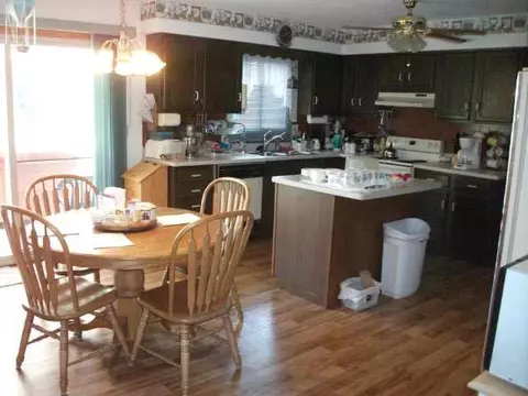 2359 Eagle Dr, Freeport, IL 61032 photo 3