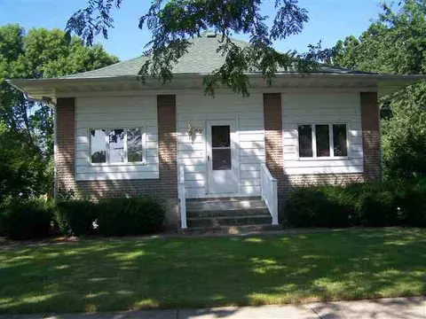 52 School St, Chadwick, IL 61014 photo 1