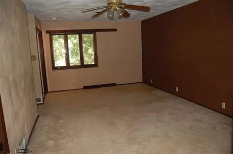 35 N Sunset Ave, Freeport, IL 61032 photo 5