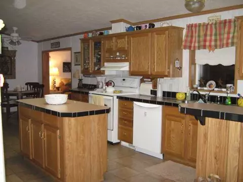 102 Starlight Dr, Freeport, IL 61032 photo 5