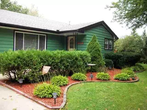 2436 E Maize Rd, Freeport, IL 61032 photo 1