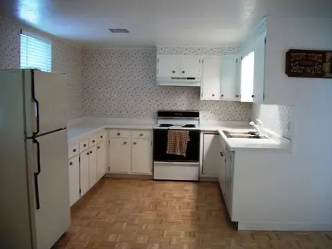 2436 E Maize Rd, Freeport, IL 61032 photo 6