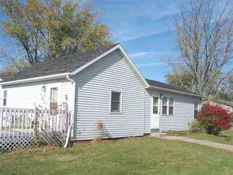 616 E Washington St, Warren, IL 61087 photo 1