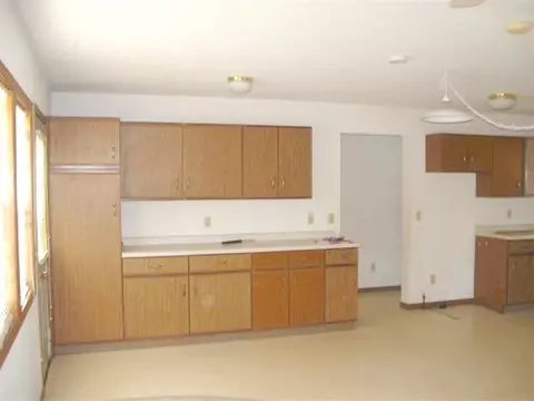 616 E Washington St, Warren, IL 61087 photo 4