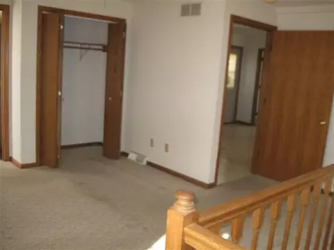 616 E Washington St, Warren, IL 61087 photo 8