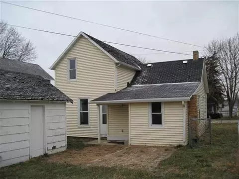 821 Illinois St, Freeport, IL 61032 photo 9