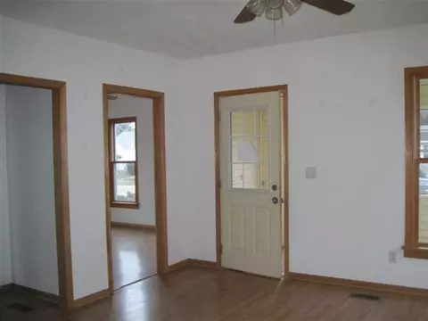 821 Illinois St, Freeport, IL 61032 photo 3