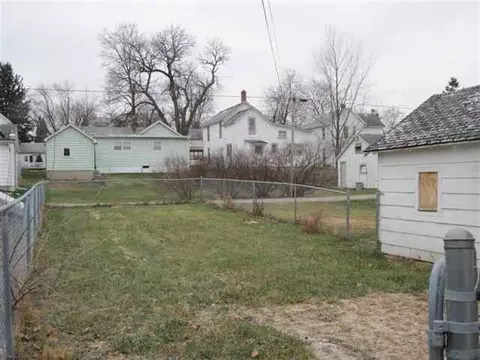 821 Illinois St, Freeport, IL 61032 photo 10