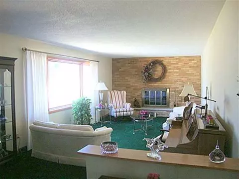 280 N Concord Dr, Freeport, IL 61032 photo 12