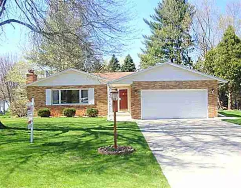 280 N Concord Dr, Freeport, IL 61032 photo 1