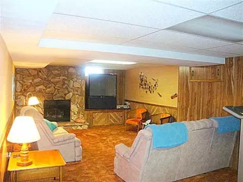 280 N Concord Dr, Freeport, IL 61032 photo 11