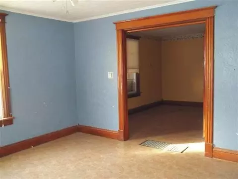 203 E Claremont St, Lanark, IL 61046 photo 2