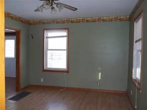 203 E Claremont St, Lanark, IL 61046 photo 3