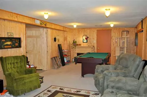 490 N Tower Rd, Freeport, IL 61032 photo 9